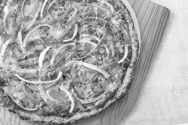 Tomato Onion Pizza [9 Inches]
