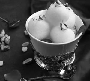 Rasgulla - 2 Pcs