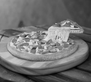 Capsicum onion pizza