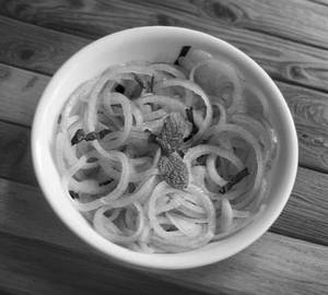 Onion salad