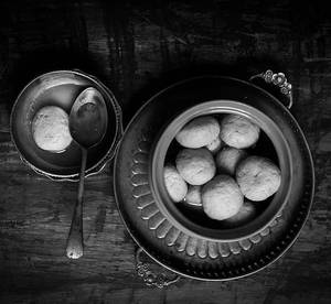 Khajur Gur Rasgulla
