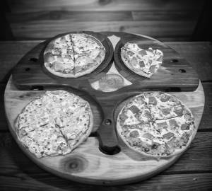 Four Pizza's Veg Single Topping