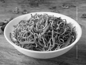 Veg Hakka Noodles                           