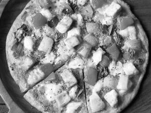 Spicy Paneer Pizza