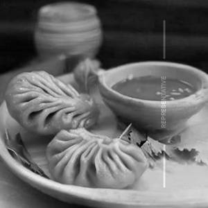 Chessy Fried Momo  White Sauce