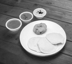 Idly 3 Pc +  Vada Sambar