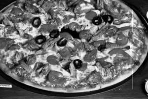Supreme Chicken Pizza