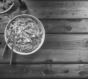 Hong Kong Egg Chicken Hakka Noodles