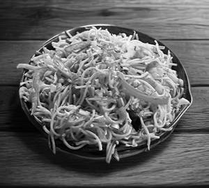 Chilli Garlic Veg Hakka Noodles