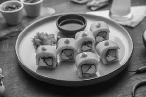 Salmon Avocado & Cream Cheese Roll