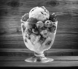 Fruit Salad With Butterscotch Ice Cream