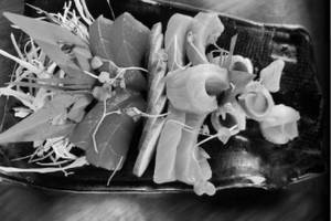 Sashimi Moriwase Platter [12 Pieces]