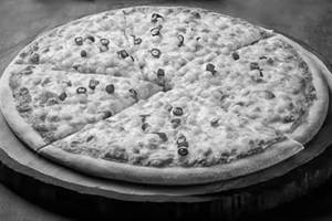 Cheese corn pizza