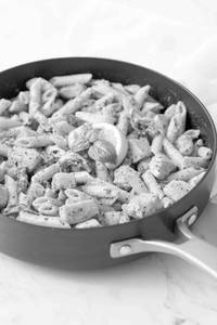 Creamy Peasto Pasta Chicken