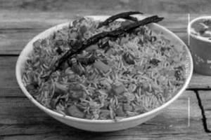 Sezwan Fried Rice [Veg]