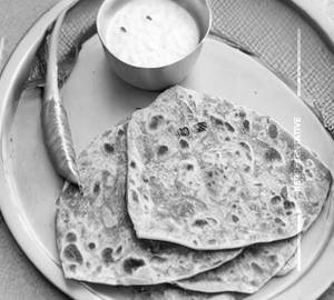Methi Paratha(2psc+raita+pickle+papad)