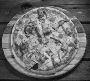 Tandoori Paneer Pizza