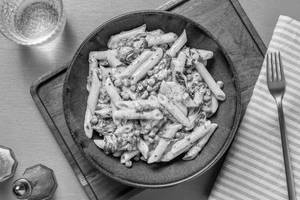 Creamy Peasto Pasta Veg