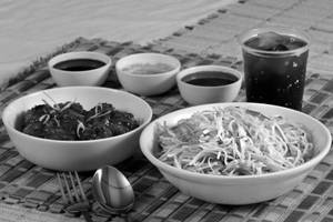 Veg Noodles + Manchurian (serves One)