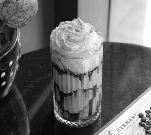 Chocolate Cookie Crumble Frappe