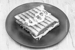 Grilled Cheese Chilli Sandwich