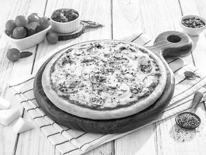 Delux Margherita Pizza
