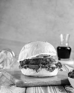 Grilled Beetroot Quinoa Burger (vegan)
