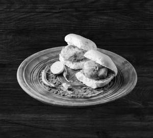 Schezwan Vada Pav