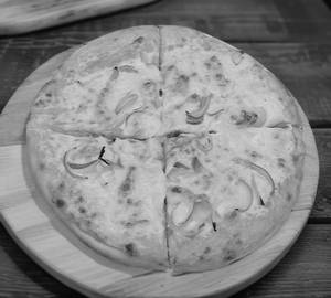 Onion Pizza                                                                    