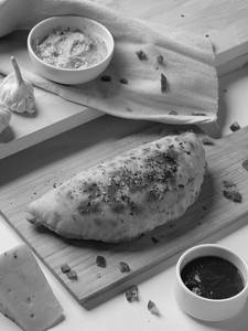 Jalapeno Sundried Tomato Garlic Bread