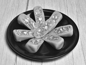 Kaju Roll Cake