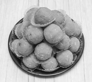 Desi Ghee Besan Dry Fruit Laddu