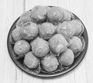 Desi Ghee Gond Dry Fruit Laddu