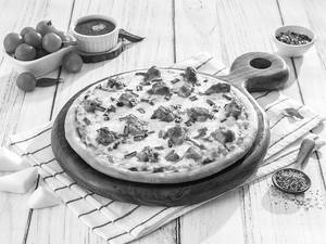 Schezwan Chicken Pizza