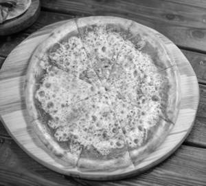 Margherita Pizza Serves 3 ( 9Inch) single topping