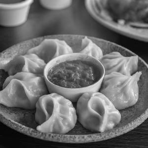 Veg Steamed Momos [5 Pieces]