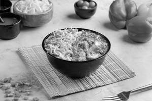 Paneer In Hot Garlic Bowl With Hakka Noodles