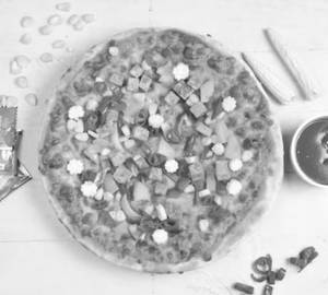 Corn and peprika pizza