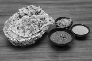 Chur Chur Naan With Amritsari Chola