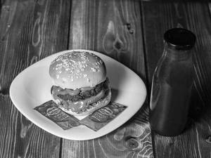 Achari Paneer Burger