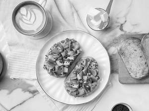 Creamy Avocado Dream Toast Vegan