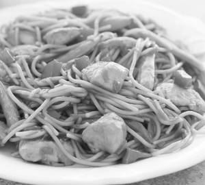 Cantonese fried noodles [chicken]