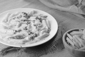 White Sauce Chicken Pasta