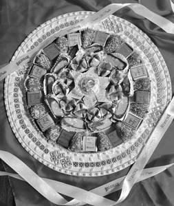 Round Pattern Gift Tray Large