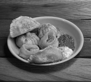 Steam Momos Platter