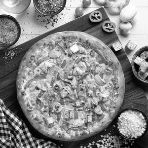 Paneer Overloaded Pizza