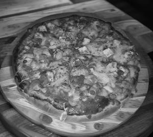 Barbeque paneer pizza