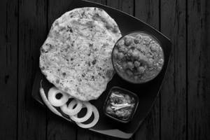 Chola Kulcha Platter