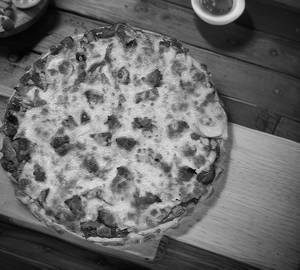 Supreme non veg delight pizza
