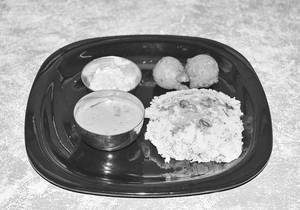 Mangalore Bajji + Rava Idli